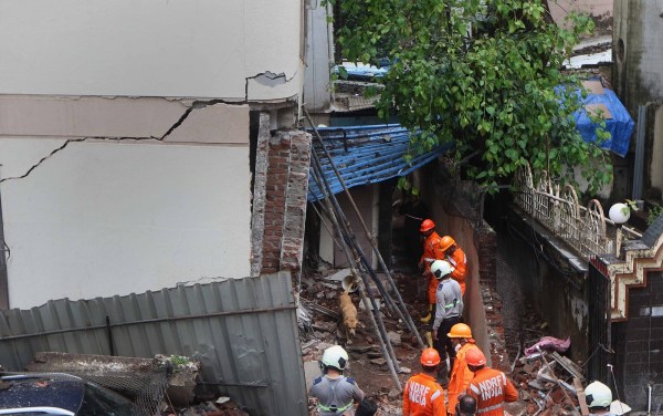 mumbai rains, building collapse
